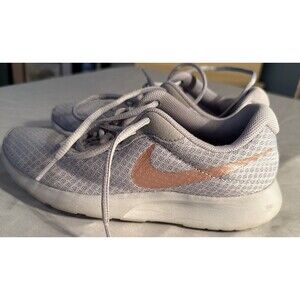 Nike Women's Tanjun Gray And Rose Gold Size 7 BV1154-001